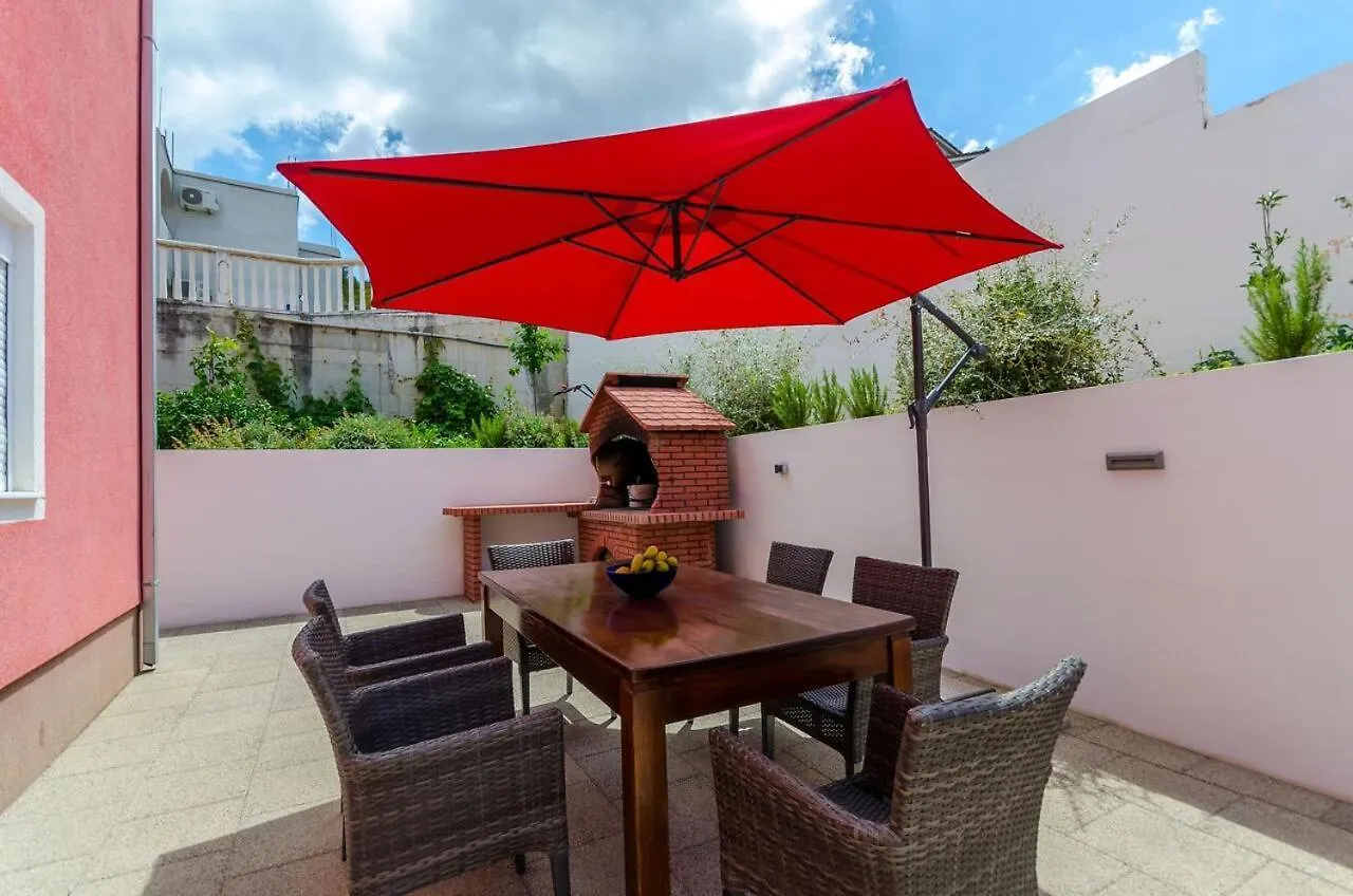 Apartments City View Trogir 0*,